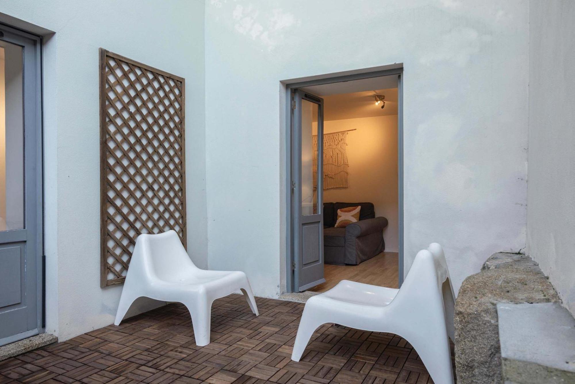 Liiiving In - Delight Terrace Apartment